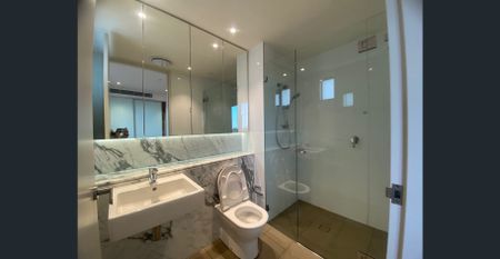 Near New 2 Bedrooms in Burwood Grand - Photo 2