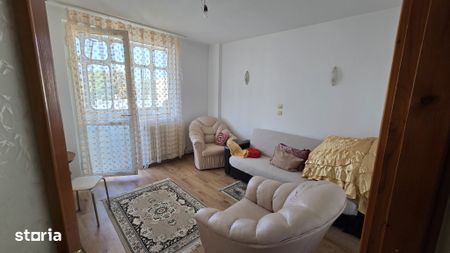 Ofer spre închiriere apartament cu 2 camere centru - Fotografie 5