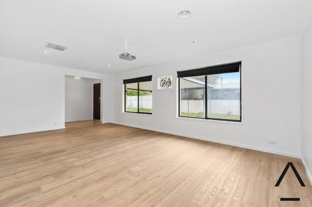 7 Roberston Street, Epsom VIC 3551 - House For Rent | Domain - Photo 1