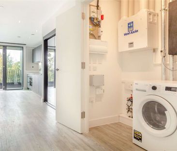 Unfurnished south-facing studio apartment - Photo 5