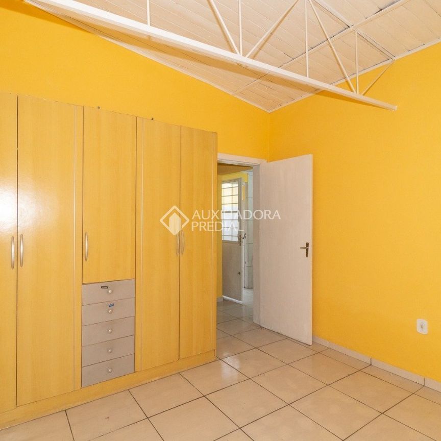 Casa com 2 quartos e 60m² para alugar em Medianeira, Porto Alegre. - Photo 1