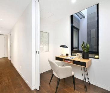 LUXURY DESIGNER LIVING IN THE HEART OF DOUBLE BAY- BAY RESIDENCES - Photo 4