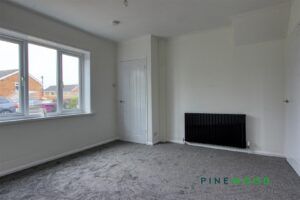 3 BEDROOM House - Semi-Detached - Photo 1