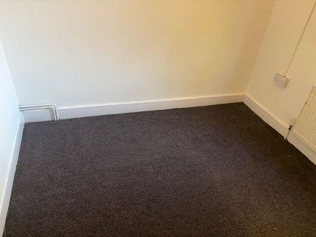 4 bedroom terraced house to rent - Photo 3