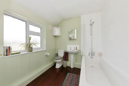 3 bedroom terraced house to rent - Photo 2