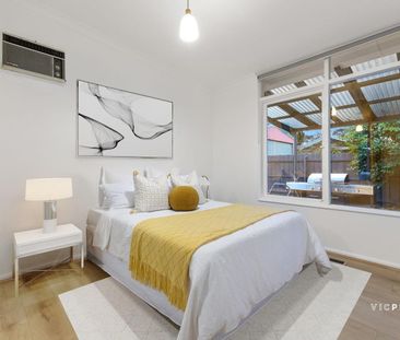 Bright Family Home with large Backyard - Photo 4