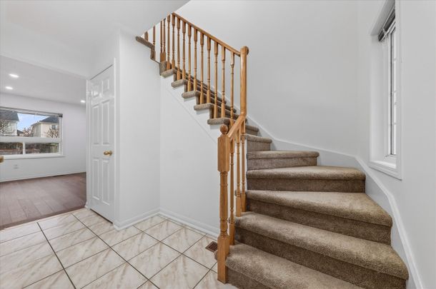 For Lease - 1535 Sarasota Crescent, Oshawa, Ontario - Photo 1