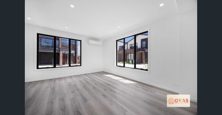 Brand New Luxury Townhouse for Lease!! - Photo 2