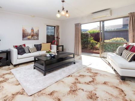 HANDY - PRIVATE LOCATION - Photo 5