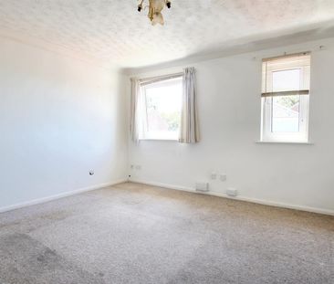 1 Bedroom Flat / Apartment to let - Photo 4