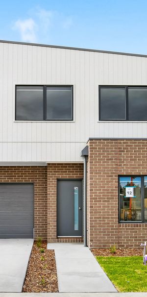 24 Cinnamon Drive, Cranbourne East VIC 3977 - Townhouse For Rent | Domain - Photo 1