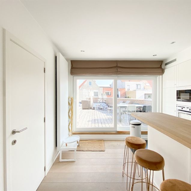 Recente bel-étagewoning te huur in het centrum van "het Oude Knokke" - Photo 1