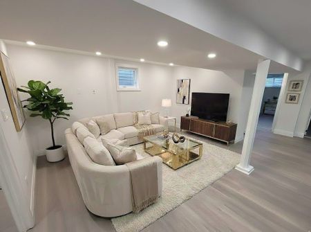 For Lease - 347 Boisdale Avenue, Richmond Hill, Ontario - Photo 4