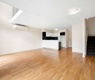 Stylish inner-city apartment over two levels! - Photo 6