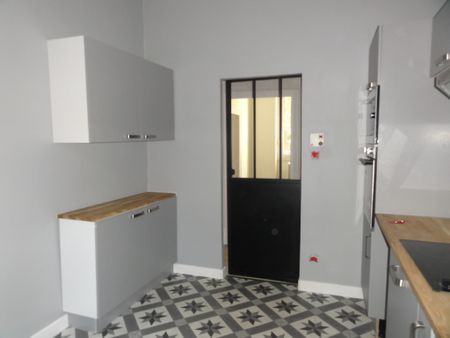 Location Appartement 3 pièces 59m² LE CREUSOT 71200 - Photo 5