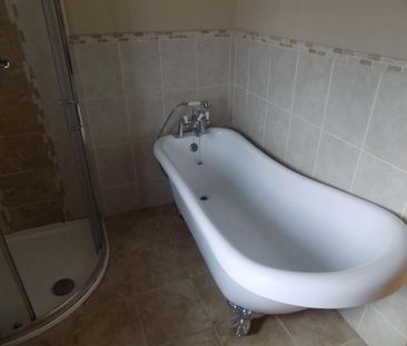 3 bedroom end of terrace house to rent - Photo 5