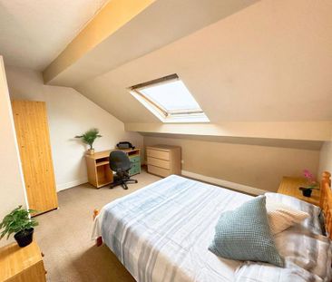 4 bedroom terraced house to rent - Photo 1