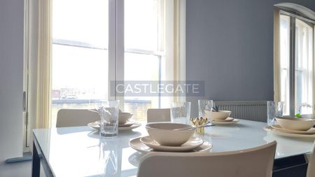 1 bedroom in a flat share to rent - Photo 5