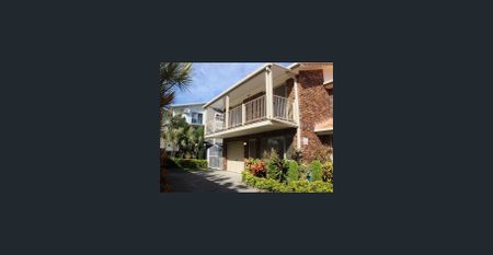 RIVERSIDE TOWNHOUSE - Full of conveniences - Photo 5