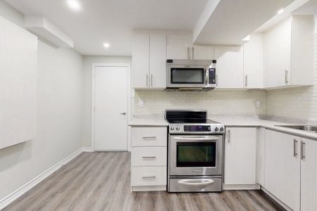 For Lease - 90 Maplebank Crescent Unit# Basement, Whitchurch-Stouffville, Ontario - Photo 2