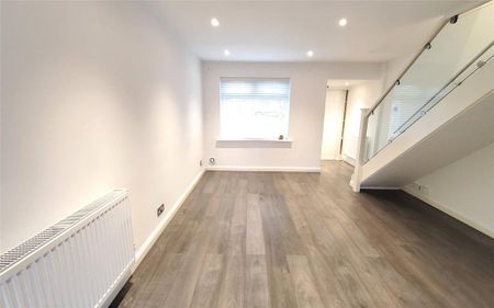 2 bedroom terraced house to rent - Photo 3