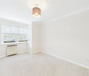 2 bedroom Flat in Church Road West, Farnborough - Photo 1
