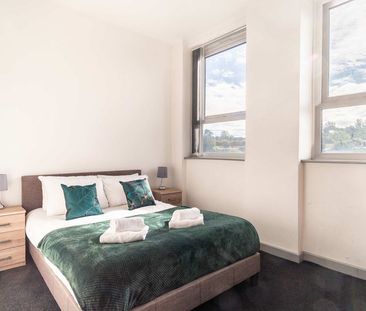 High Street - Photo 4