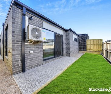 Modern Living in Maplestone Estate - Photo 3