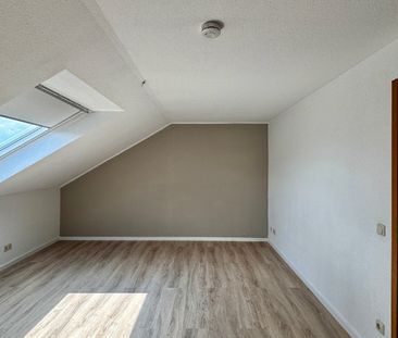 Haan Zentrum - Fußgängerzone! Großzügige Dachgeschosswohnung mit 2,... - Photo 3