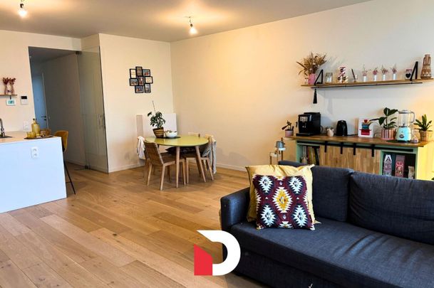 Luxueus gelijkvloers appartement met 2 slaapkamers en autostaanplaats - Photo 1