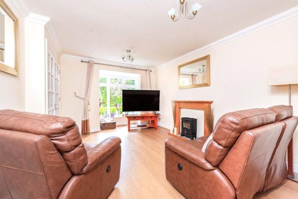 1 bedroom in a house share to rent - Photo 1