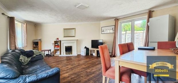 Hatcher Crescent - Photo 1