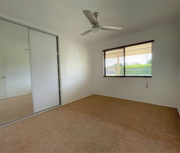 Smell the Sea Air - Neat 3 Bedroom Home - Photo 5