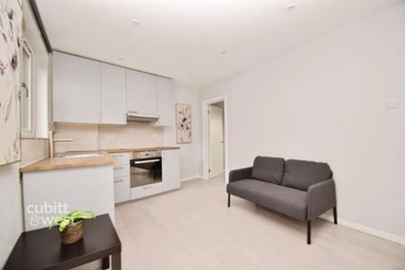 1 bedroom ground flat to rent - Photo 5