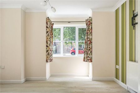 4 bedroom detached house to rent - Photo 3