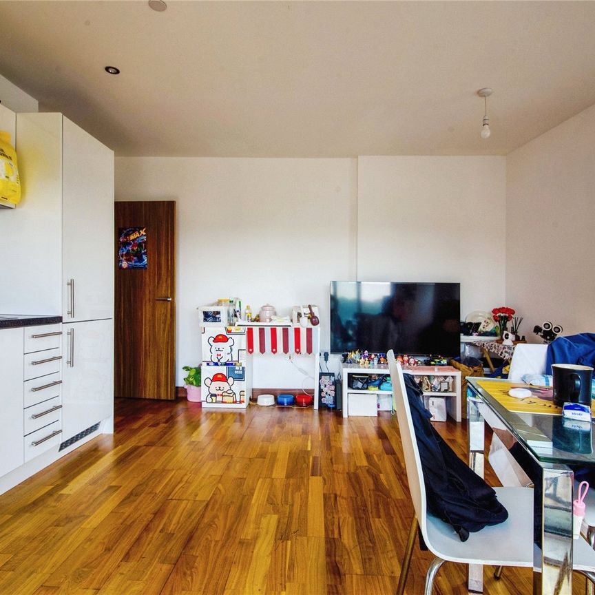 High Street, London, E15 2FA - Photo 1