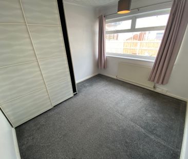 3 Bed - 30 Somerdale Grove, Leeds - LS13 4SE - Student - Photo 4