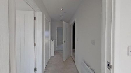 3 bedroom flat to rent - Photo 3