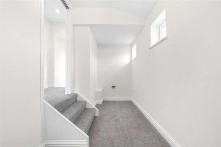 Brookwood, Woking, Surrey, GU24 - Photo 5