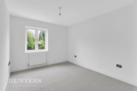 4 bedroom semi-detached house to rent - Photo 5