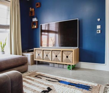Town House to rent - Adit Road, Erith, DA8 - Photo 2