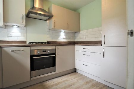 3 bedroom terraced house to rent - Photo 4
