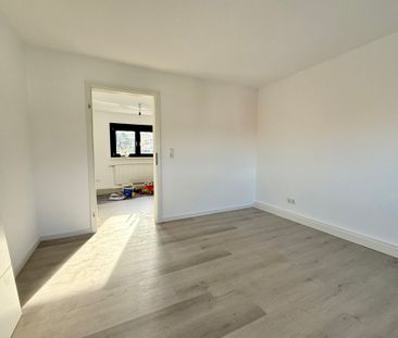 Gemütliche, frisch renovierte 2-Zi.-Dachwohnung in Nierstein - Photo 2