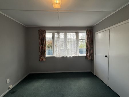 11 McBain Grove, Avalon - Photo 3