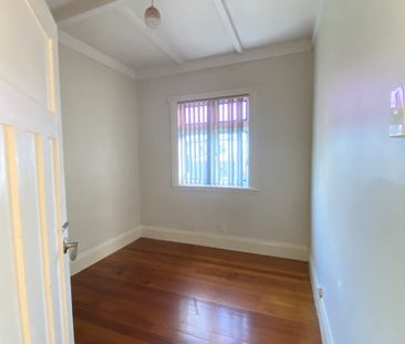 Property Management28 Stewart Road, Mount Albert - House for Rent - Photo 6