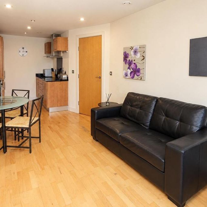 1 bedroom flat to rent - Photo 1
