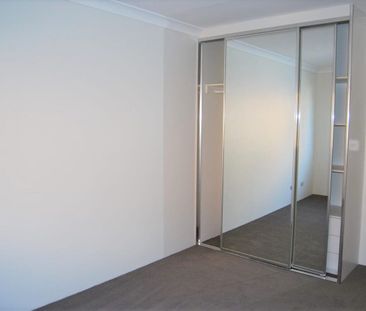 For Rent – Spacious 2-Bedroom Apartment in Central Kogarah - Photo 3