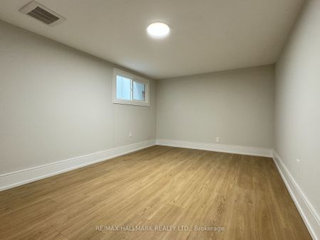 Townhouse For Lease | C8131240 - Photo 4