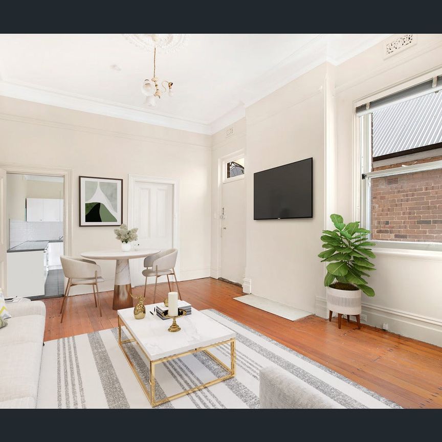 Semi-detached House - Photo 1