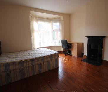 4 bedroom terraced house to rent - Photo 1
